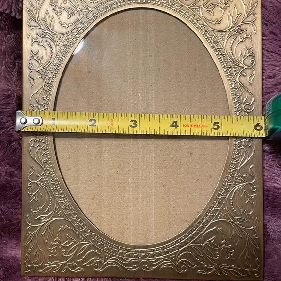Vintage Craft Inc Embossed Metal Freestanding or Hanging Picture Frame - Picture 15 of 15